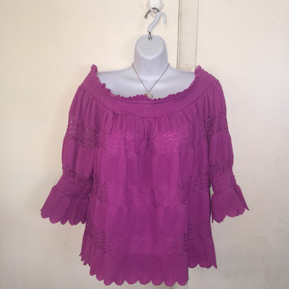 🎉PRICE DROP🎉 Pink Lace On/Off Shoulder Top🛍